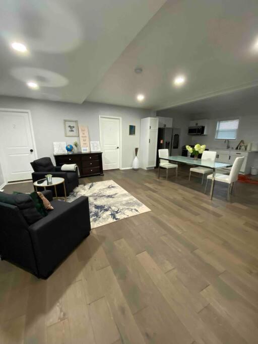 卡柳梅特城Modern 3Bed 2Bath Ranch With Diy Art Porch 3Tvs And Huge Front Yard To Enjoy!别墅 外观 照片